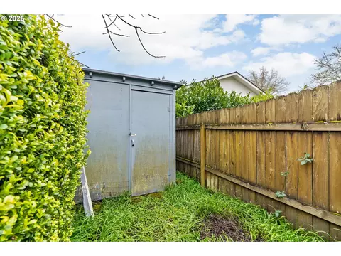 Exterior - 84 W 27th Ave, Eugene, OR 97405 photo 6 of 6