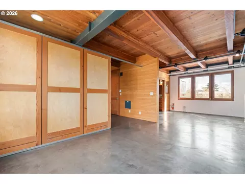 Living - 321 Mill St #3, Eugene, OR 97401 photo 3 of 5