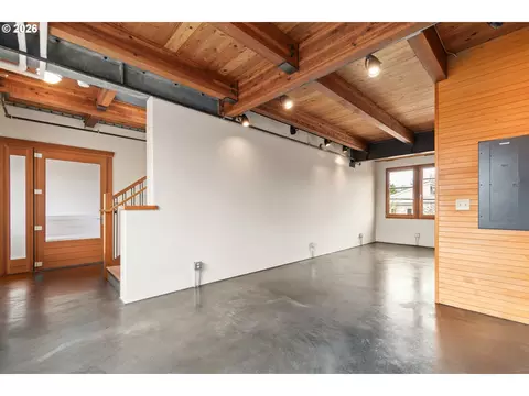 Living - 321 Mill St #3, Eugene, OR 97401 photo 2 of 5