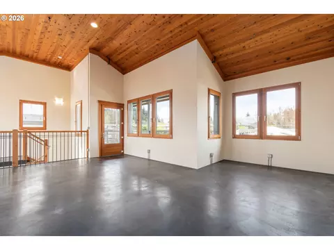 Living - 321 Mill St #3, Eugene, OR 97401 photo 5 of 5