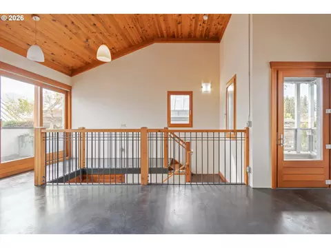 Living - 321 Mill St #3, Eugene, OR 97401 photo 4 of 5