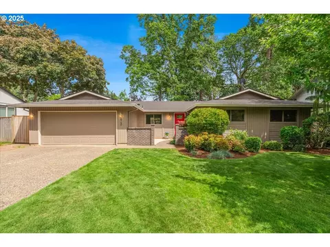 8740 SW Bomar Ct, Portland, OR 97223