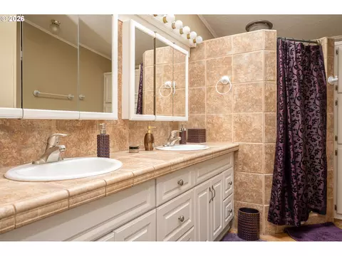 1949 SE Palmquist Rd #4, Gresham, OR 97080 photo 28