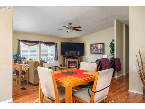 1949 SE Palmquist Rd #4, Gresham, OR 97080 photo 18