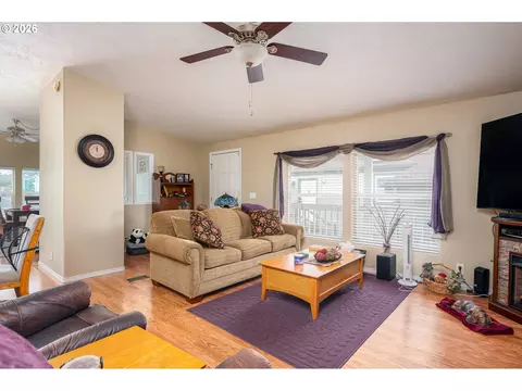 1949 SE Palmquist Rd #4, Gresham, OR 97080 photo 21