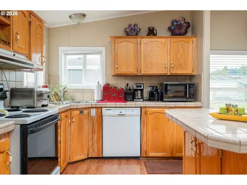 1949 SE Palmquist Rd #4, Gresham, OR 97080 photo 11