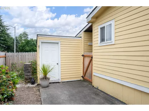1949 SE Palmquist Rd #4, Gresham, OR 97080 photo 33