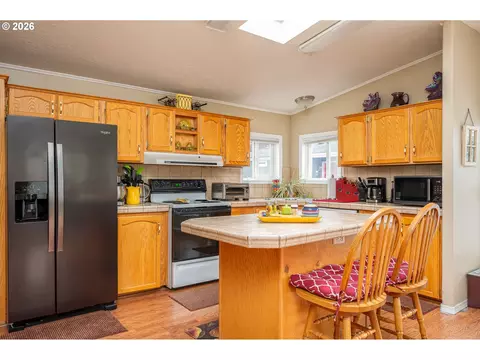 1949 SE Palmquist Rd #4, Gresham, OR 97080 photo 9
