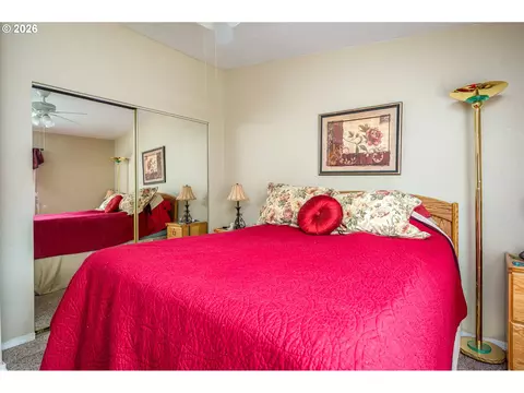 1949 SE Palmquist Rd #4, Gresham, OR 97080 photo 32