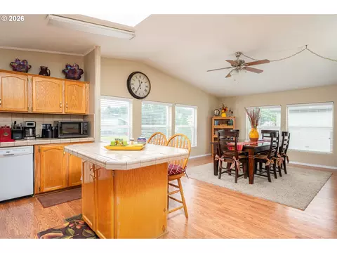 1949 SE Palmquist Rd #4, Gresham, OR 97080 photo 12