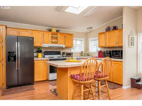 1949 SE Palmquist Rd #4, Gresham, OR 97080 photo 16