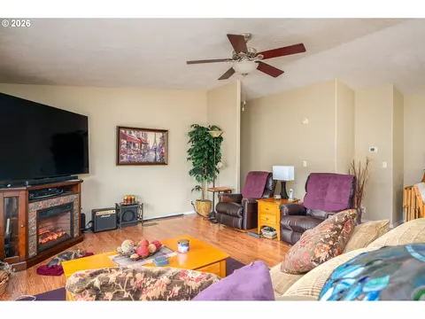 1949 SE Palmquist Rd #4, Gresham, OR 97080 photo 22