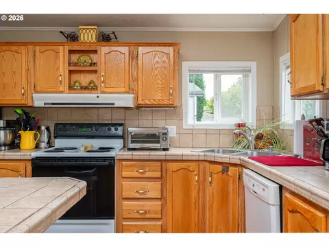 1949 SE Palmquist Rd #4, Gresham, OR 97080 photo 10