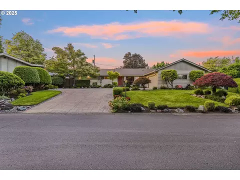 2691 Country Ln, Eugene, OR 97401