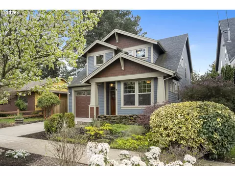 5566 SE Insley St, Portland, OR 97206