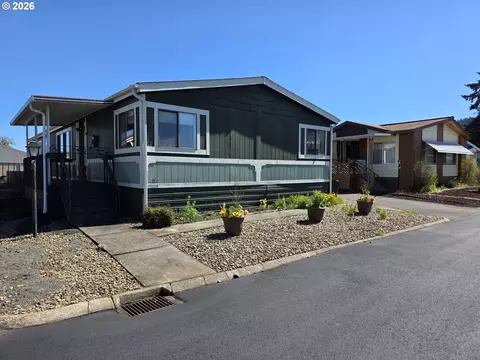 1200 E Central Ave #30, Sutherlin, OR 97479
