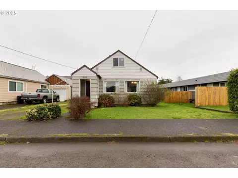 520 Cedar Ave, Tillamook, OR 97141