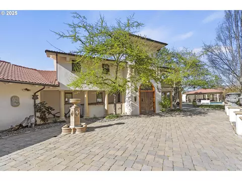 3721 Siskiyou Hwy, Ashland, OR 97520