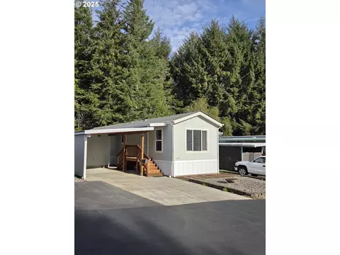 3250 Sandpiper Dr, Coos Bay, OR 97420