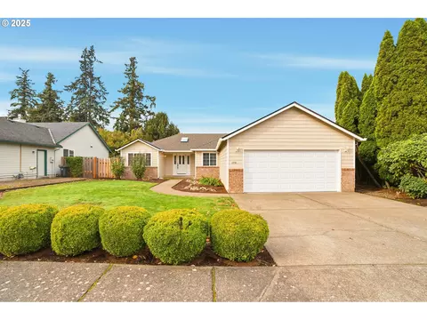 1751 N Laurelwood Loop, Canby, OR 97013