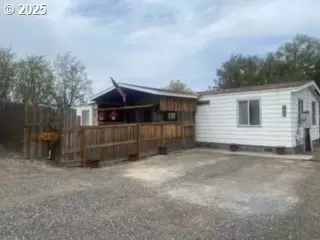 190 W Ball Ave, Stanfield, OR 97875