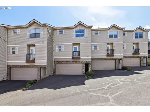 12142 NE Fremont St #11, Portland, OR 97220