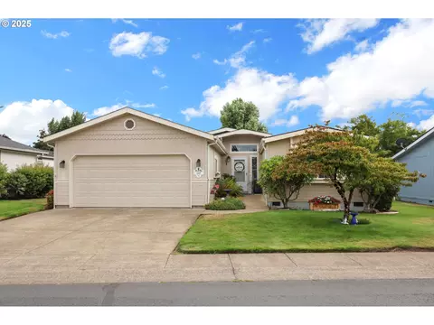 119 Tyson Dr, Cottage Grove, OR 97424
