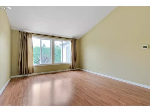 Living - 246 SW 9th Ave, Canby, OR 97013 photo 3 of 9