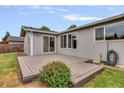 Exterior - 246 SW 9th Ave, Canby, OR 97013 photo 3 of 8