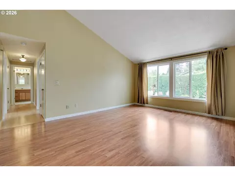 Living - 246 SW 9th Ave, Canby, OR 97013 photo 2 of 9