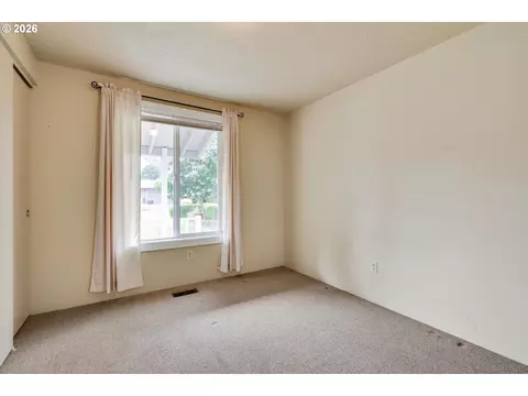 Bedroom - 246 SW 9th Ave, Canby, OR 97013 photo 6 of 7