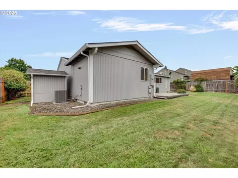Exterior - 246 SW 9th Ave, Canby, OR 97013 photo 8 of 8