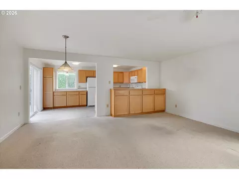 Living - 246 SW 9th Ave, Canby, OR 97013 photo 4 of 9