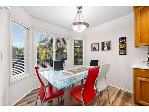 Dining - 2925 SE Cleveland Dr, Gresham, OR 97080 photo 2 of 3