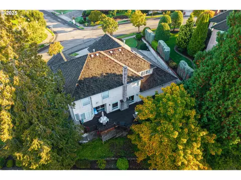 View/Area - 2925 SE Cleveland Dr, Gresham, OR 97080 photo 3 of 4