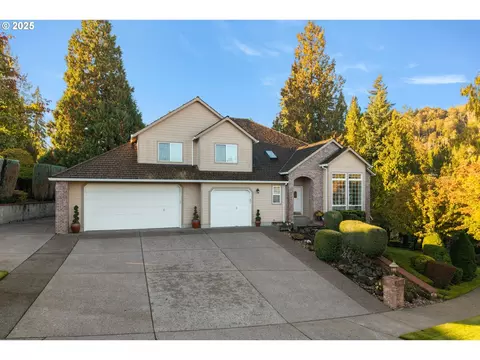 Exterior - 2925 SE Cleveland Dr, Gresham, OR 97080 photo 8 of 8