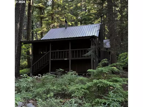 22633 Highway 58, Crescent Lake, OR 97733