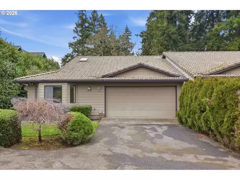 8202 NE 34th St, Vancouver, WA 98662