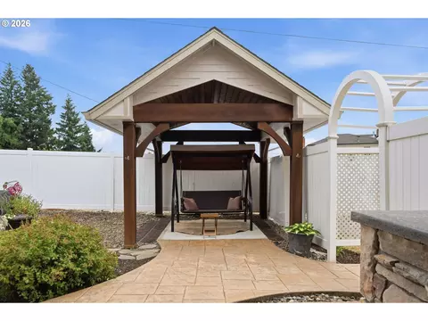 Exterior - 14633 Ehlen Rd NE, Aurora, OR 97002 photo 3 of 7