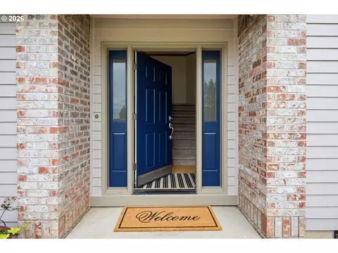 Entry Way - 14633 Ehlen Rd NE, Aurora, OR 97002 photo 1 of 3