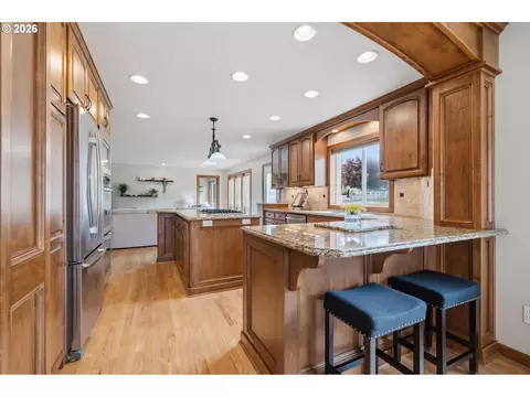 Kitchen - 14633 Ehlen Rd NE, Aurora, OR 97002 photo 1 of 6