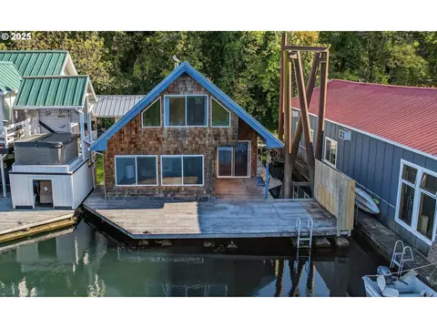 903 S Mcloughlin Blvd #C, Oregon City, OR 97045