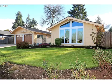 374 Blackfoot Ave, Eugene, OR 97404