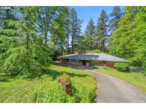 18011 Kelok Rd, Lake Oswego, OR 97034