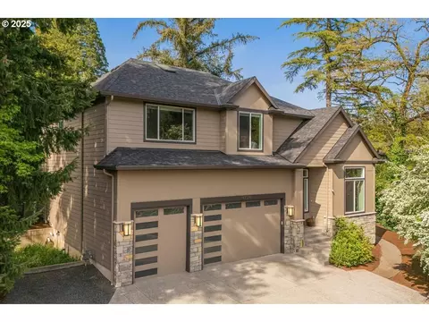 4726 SW 60th Pl, Portland, OR 97221