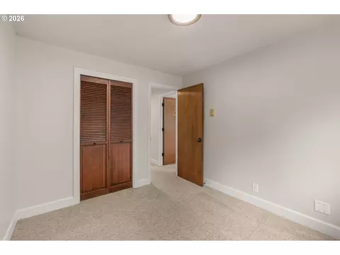 Bedroom - 1995 Greiner St, Eugene, OR 97405 photo 6 of 8