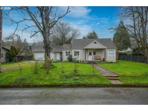 422 Elder St, Drain, OR 97435