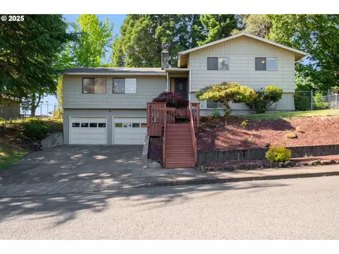 1221 SW Maple St, Dallas, OR 97338