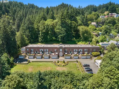 10458 NW 2nd St, Portland, OR 97231