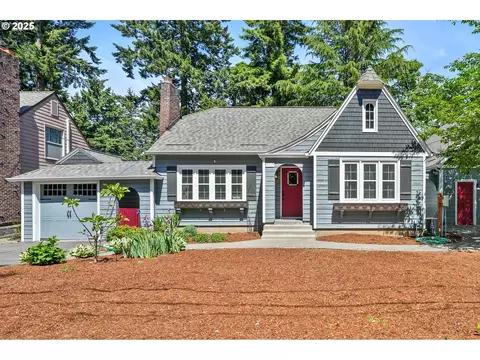 9725 NE Shaver St, Portland, OR 97220